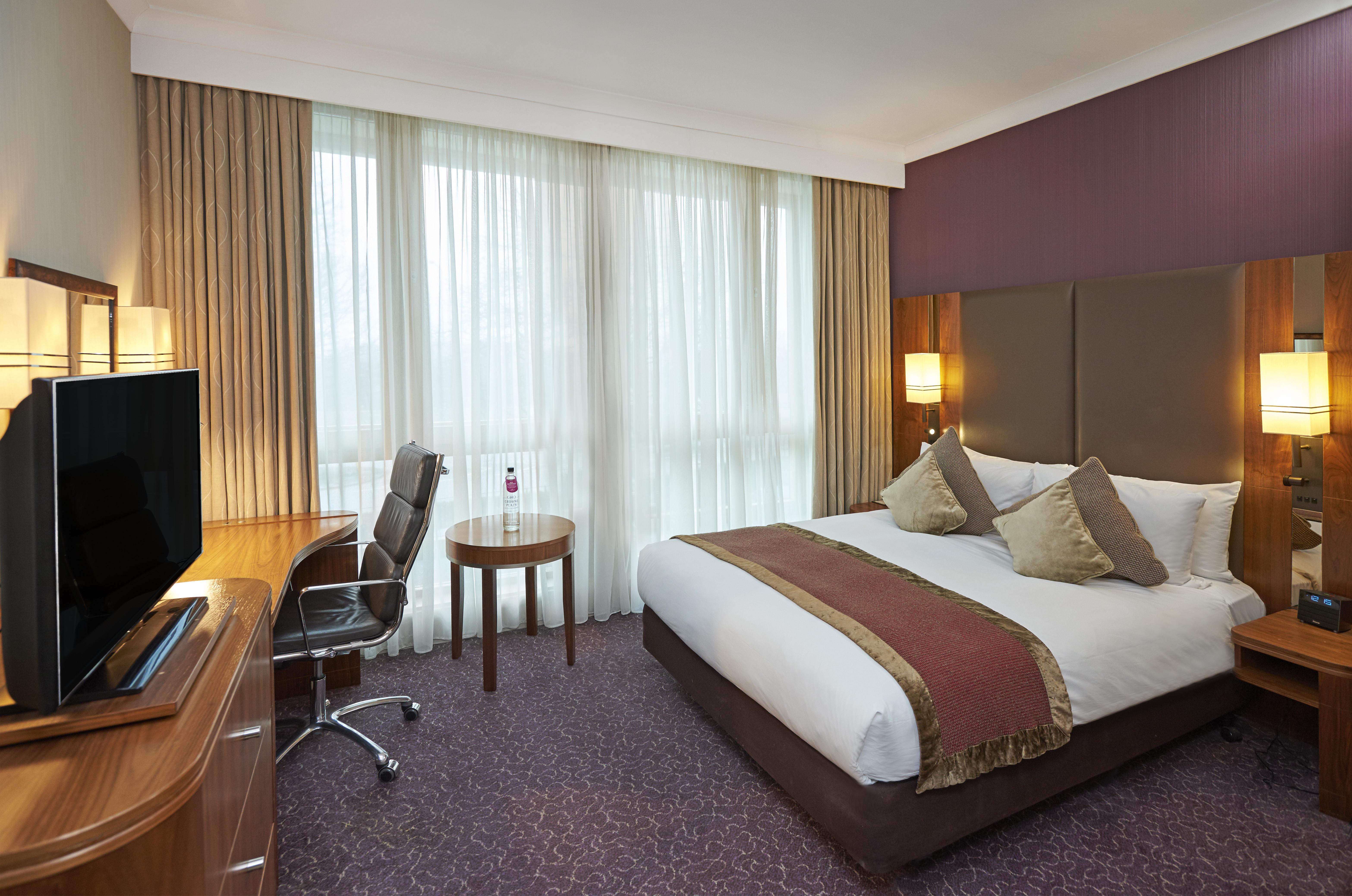 Crowne Plaza London Ealing By Ihg Hotel Exterior foto