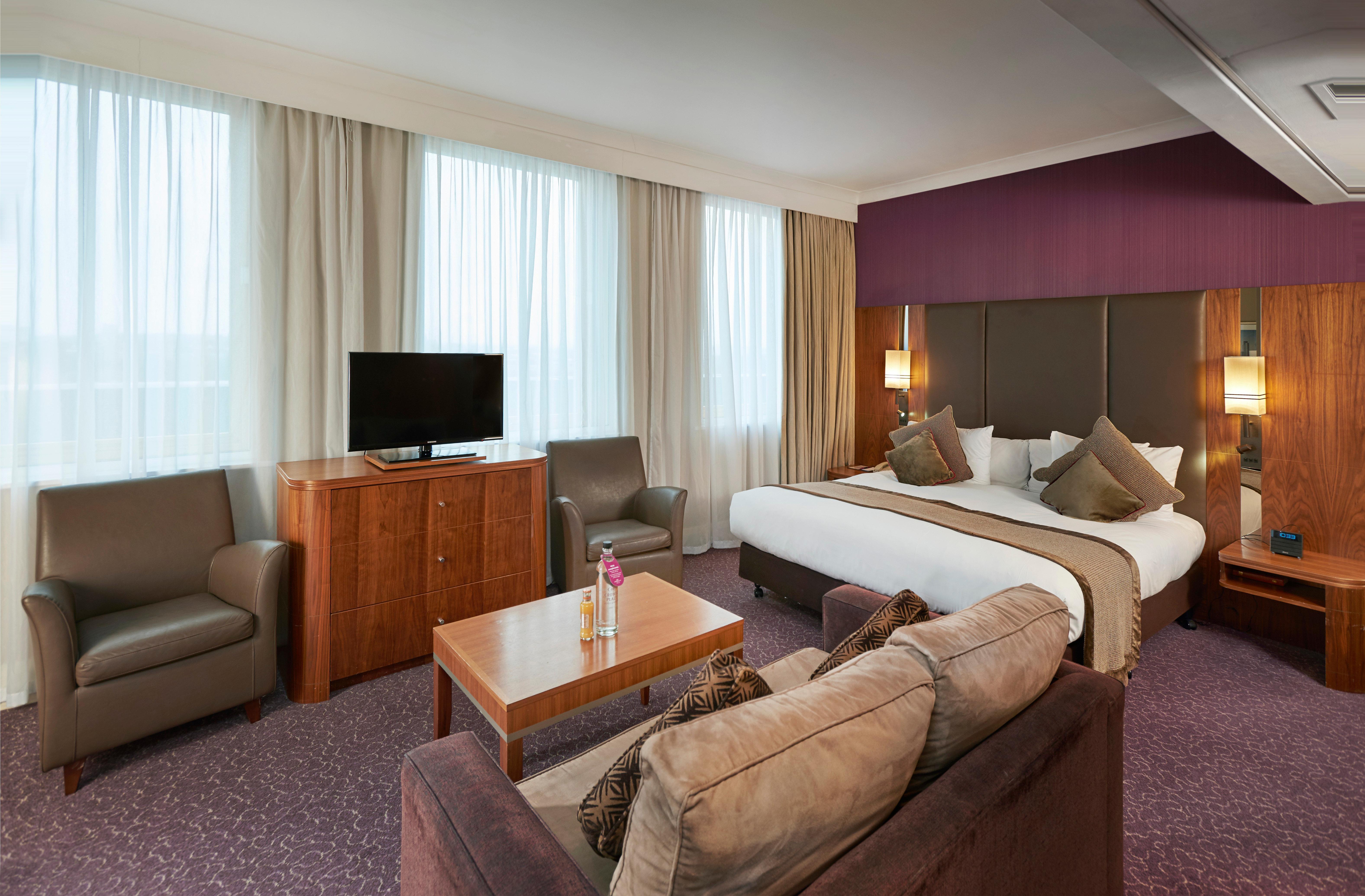 Crowne Plaza London Ealing By Ihg Hotel Exterior foto