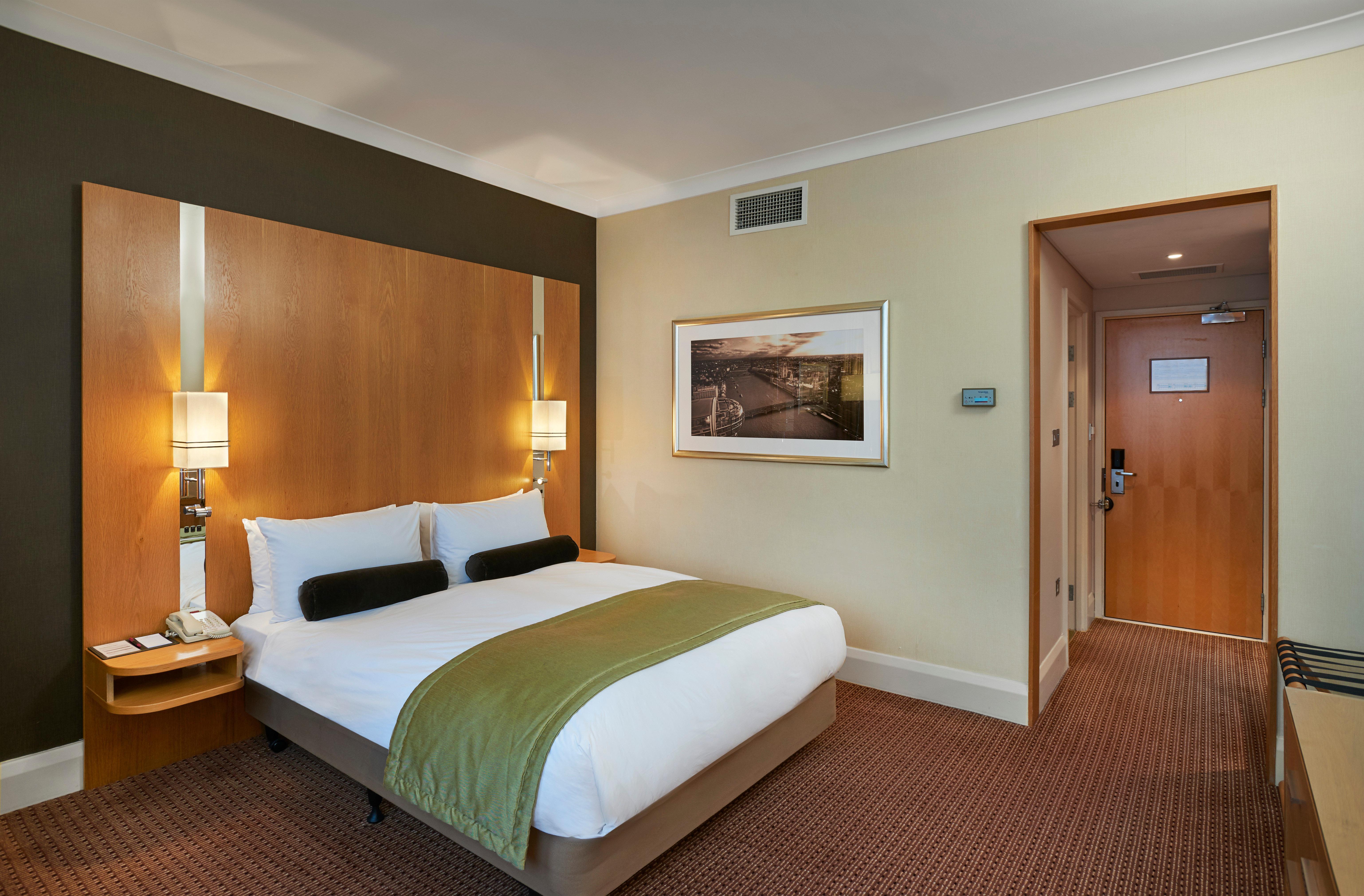 Crowne Plaza London Ealing By Ihg Hotel Exterior foto