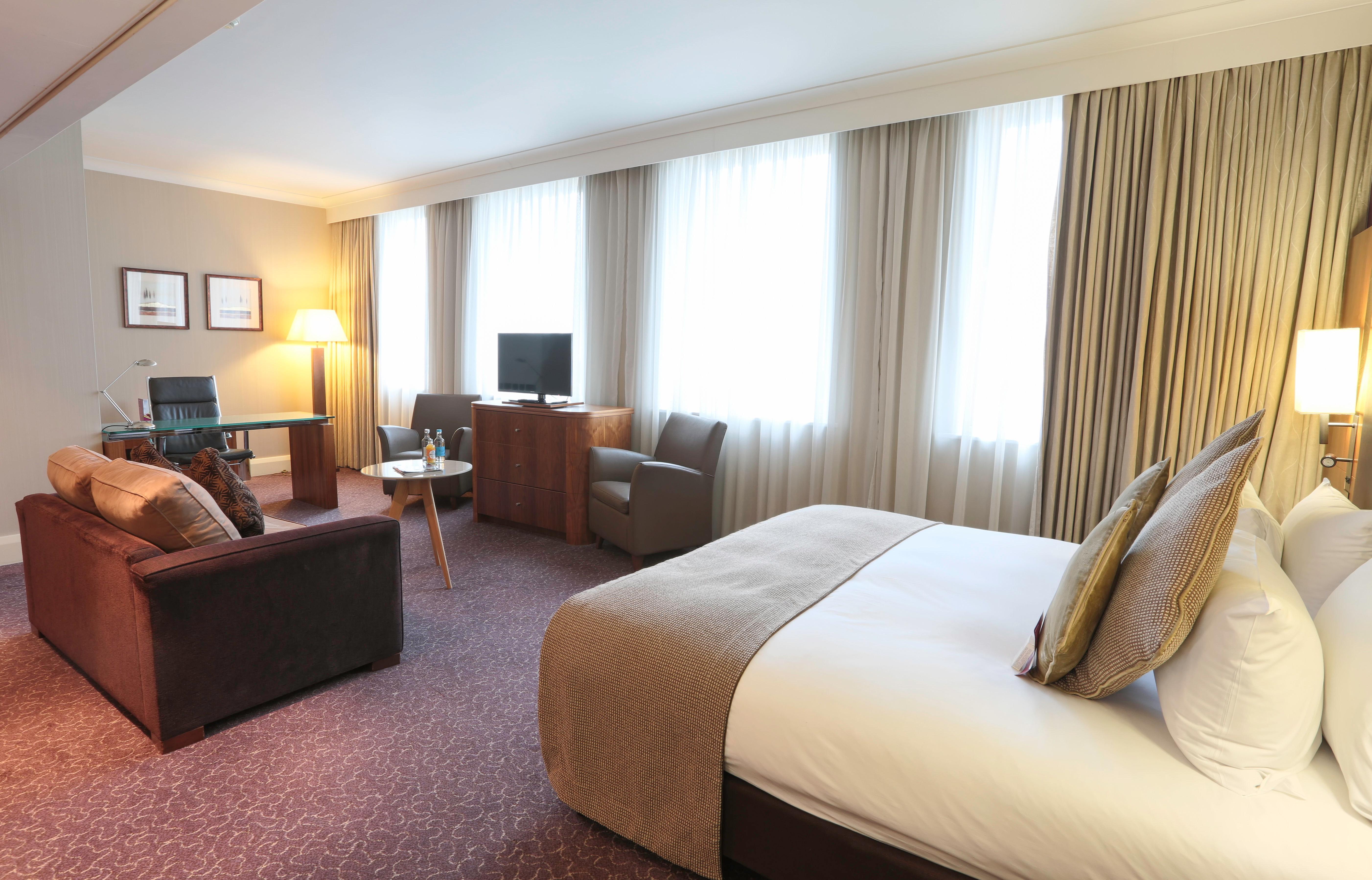 Crowne Plaza London Ealing By Ihg Hotel Exterior foto