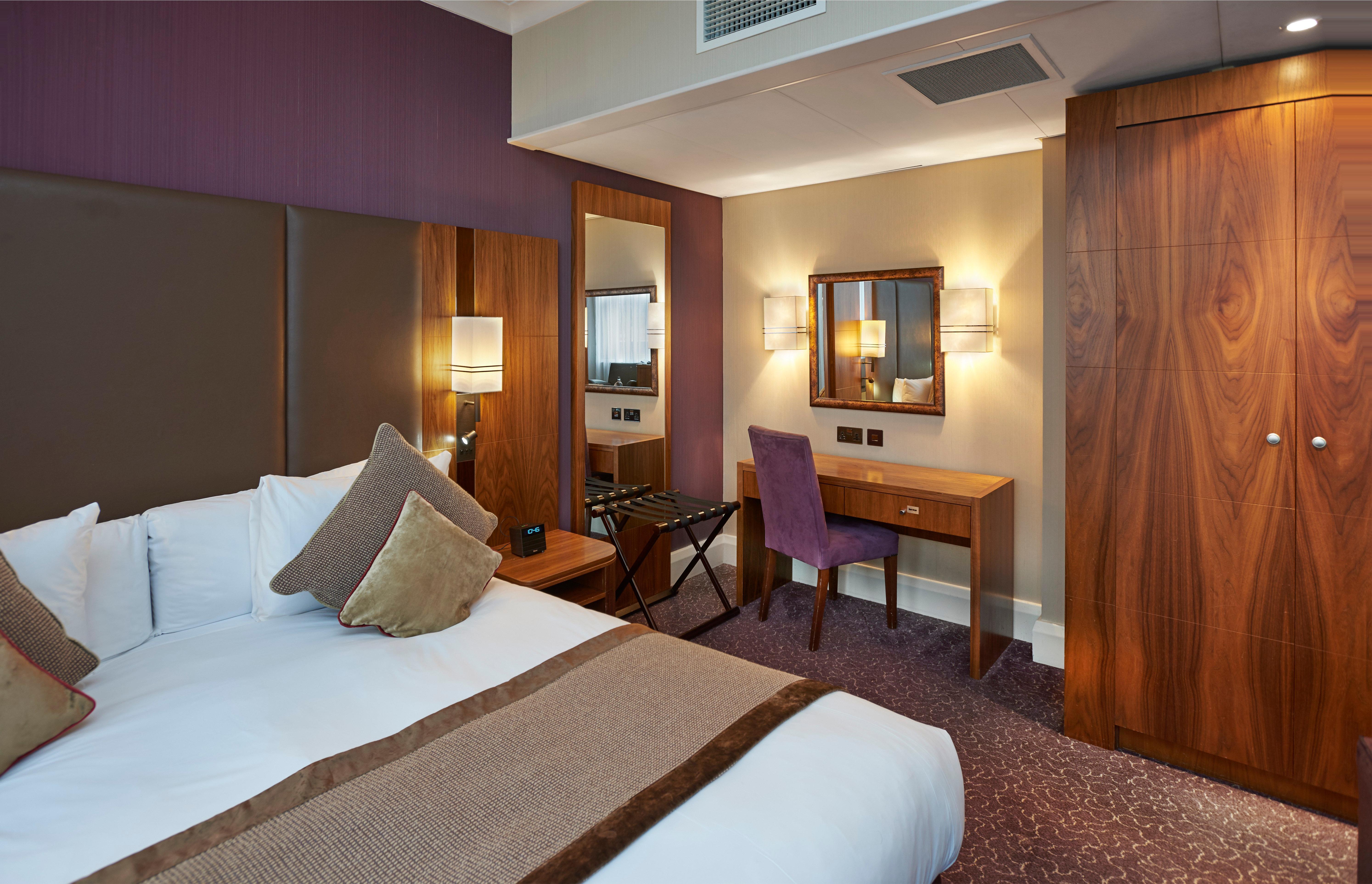 Crowne Plaza London Ealing By Ihg Hotel Exterior foto