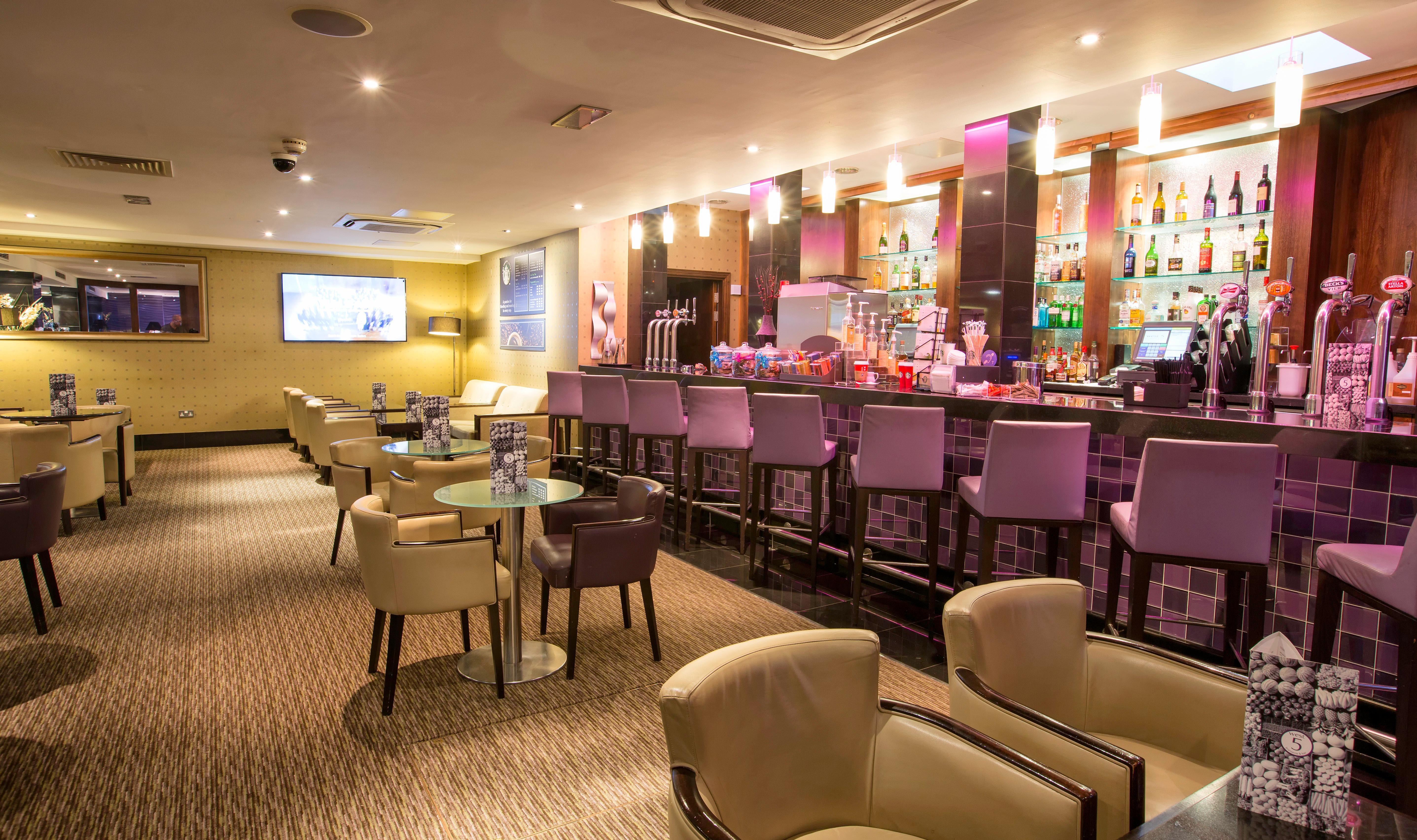 Crowne Plaza London Ealing By Ihg Hotel Exterior foto