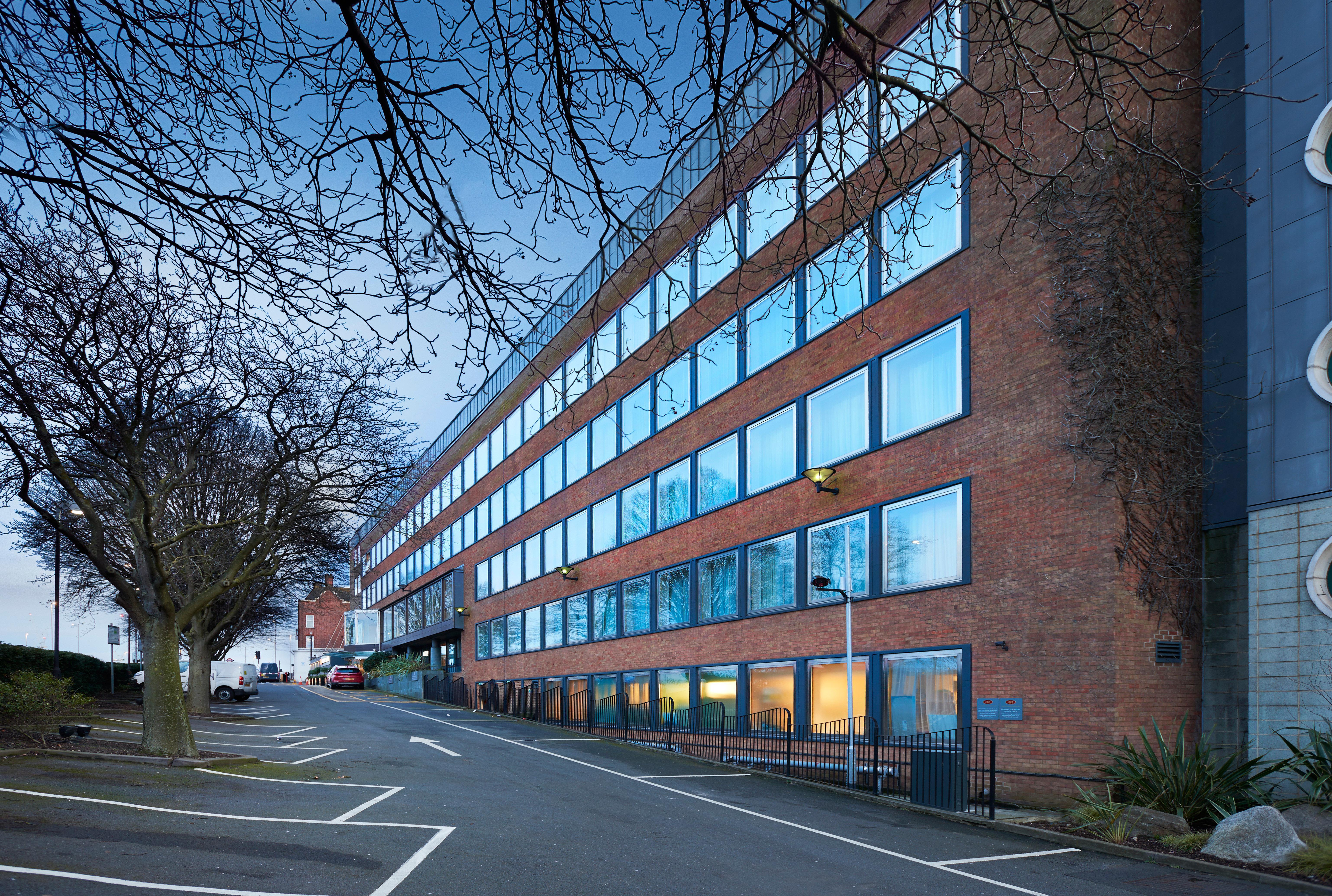 Crowne Plaza London Ealing By Ihg Hotel Exterior foto