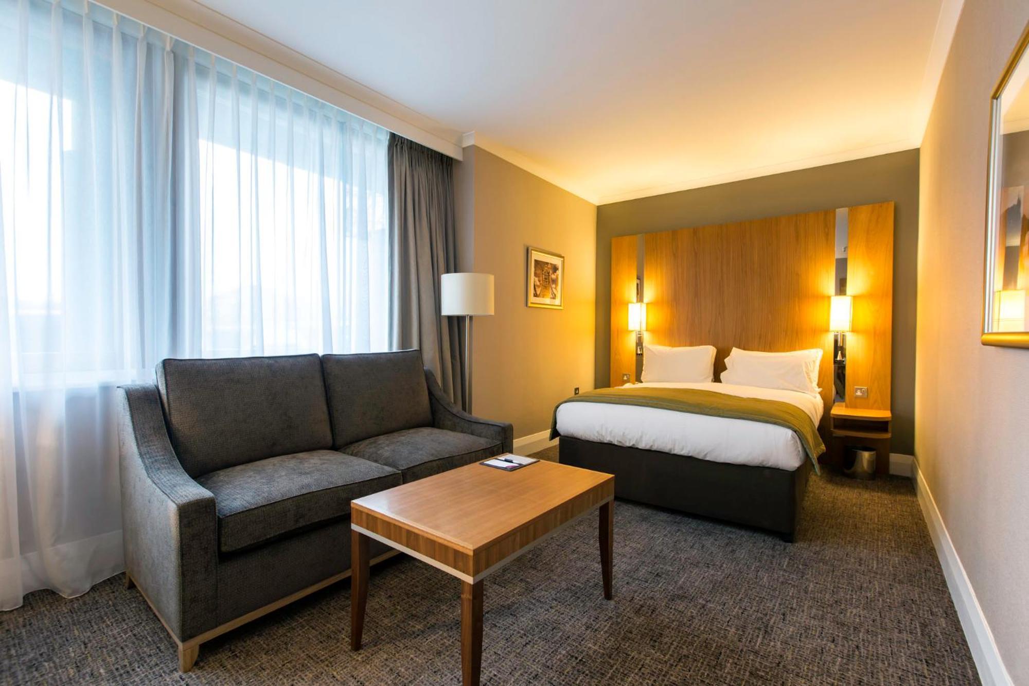 Crowne Plaza London Ealing By Ihg Hotel Exterior foto